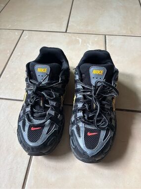 Nike Kids Black & Gray P-6000 sneakers